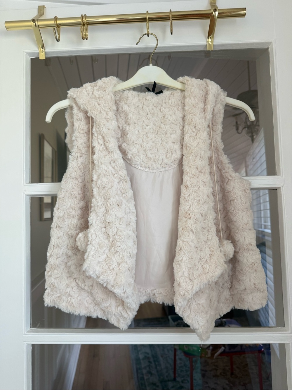 Kensie Cream Ivory Rosette Faux Fur Open Front Vest Size S